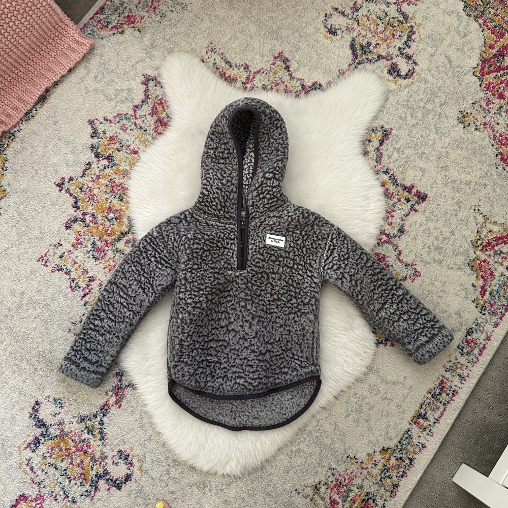 Abercrombie & Fitch Charcoal Sherpa Pullover size 5/6